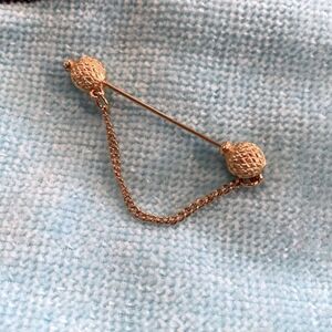 Vintage Gold Tone Collar Hat Lapel Pin